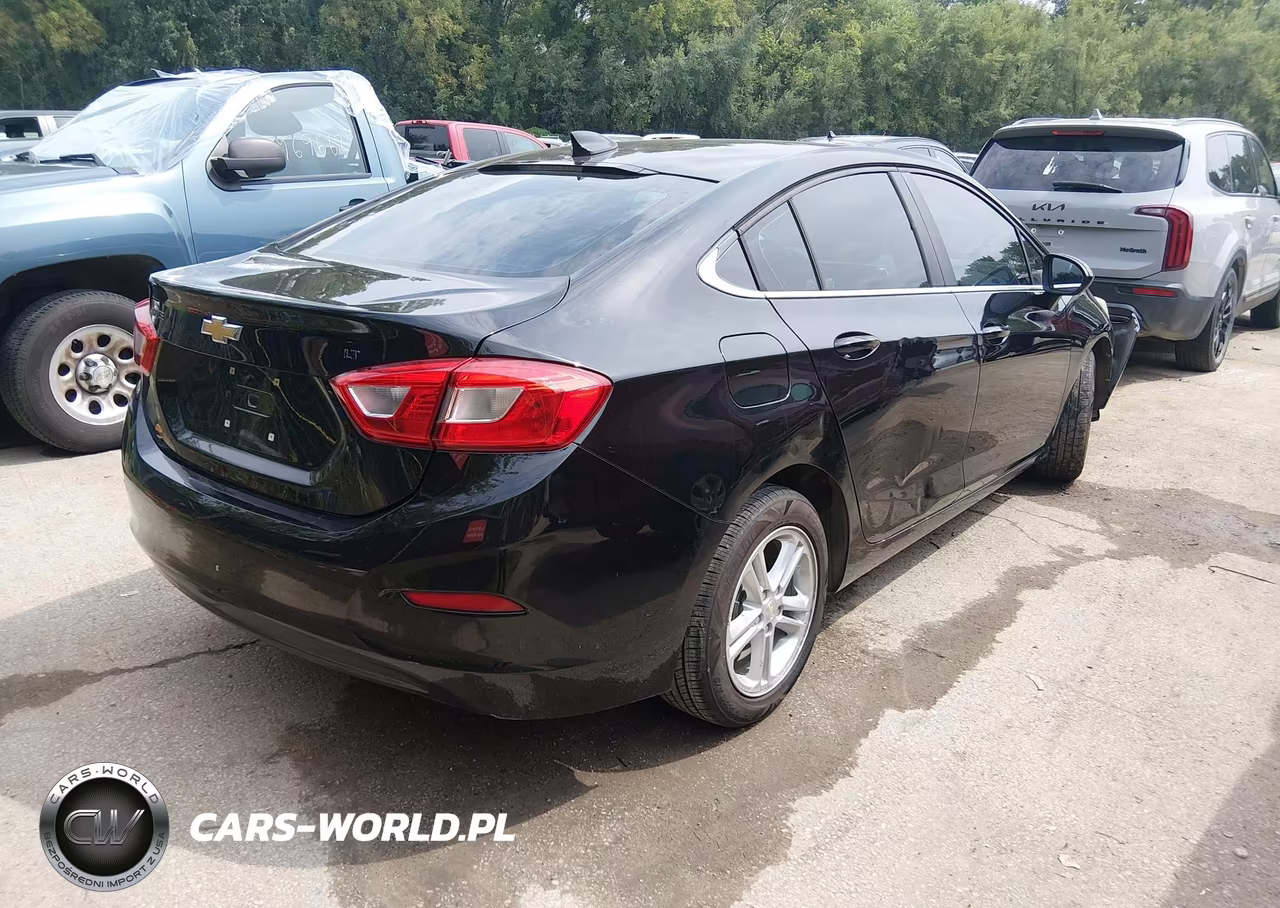 2018 Chevrolet Cruze Lt Auto VIN:1G1BE5SM1J7126117 - 4