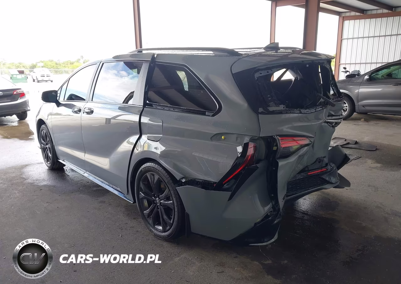 2025 Toyota Sienna Xse VIN:5TDDRKEC5SS256575 - 3