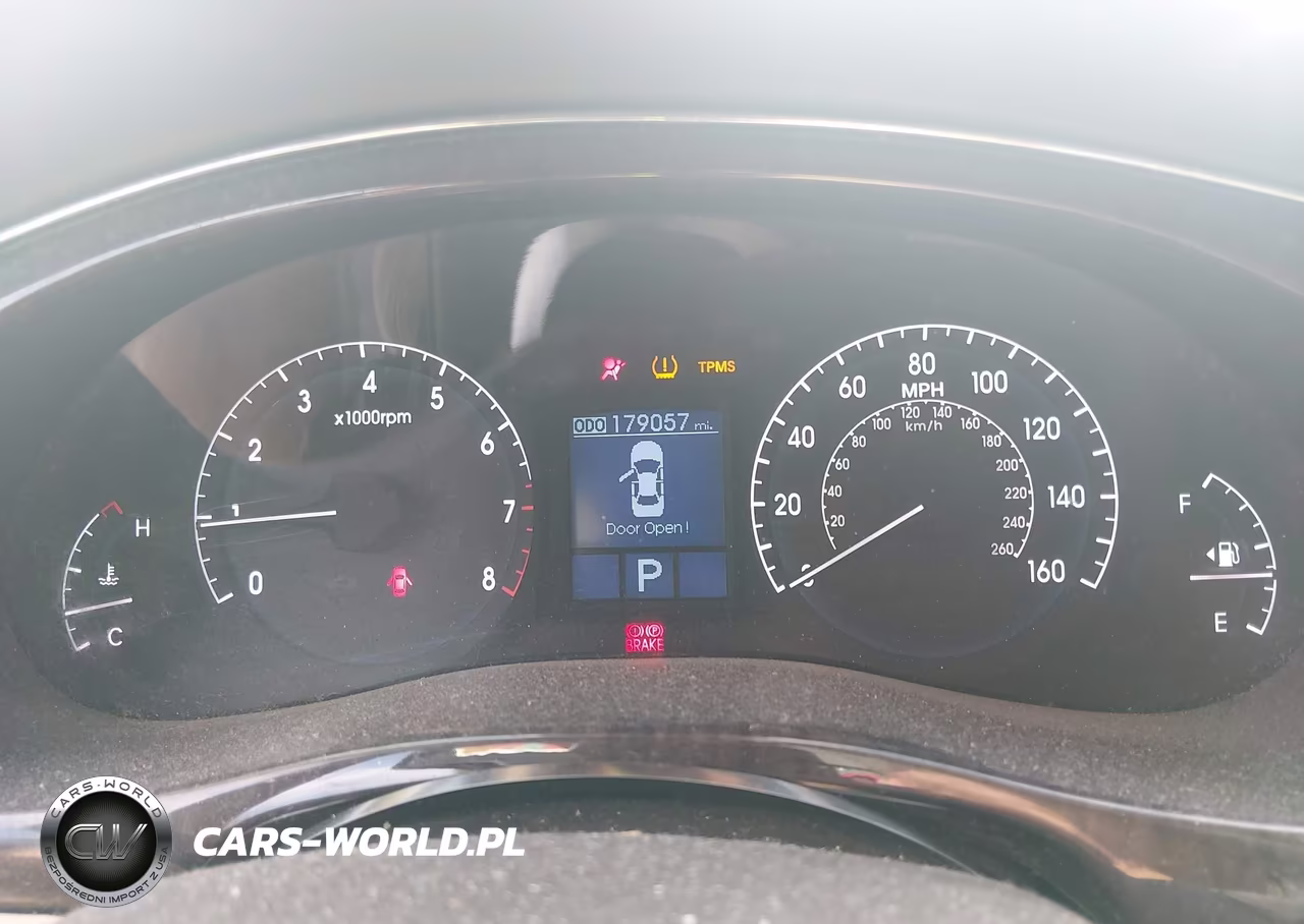 2011 Hyundai Genesis 3.8 VIN:KMHGC4DE0BU122674 - 7