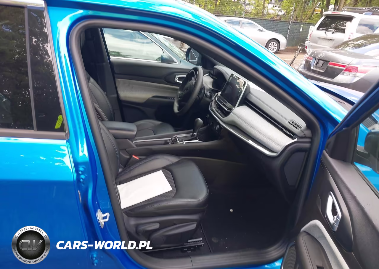 2025 Jeep Compass Latitude 4X4 VIN:3C4NJDBN2ST593885 - 5