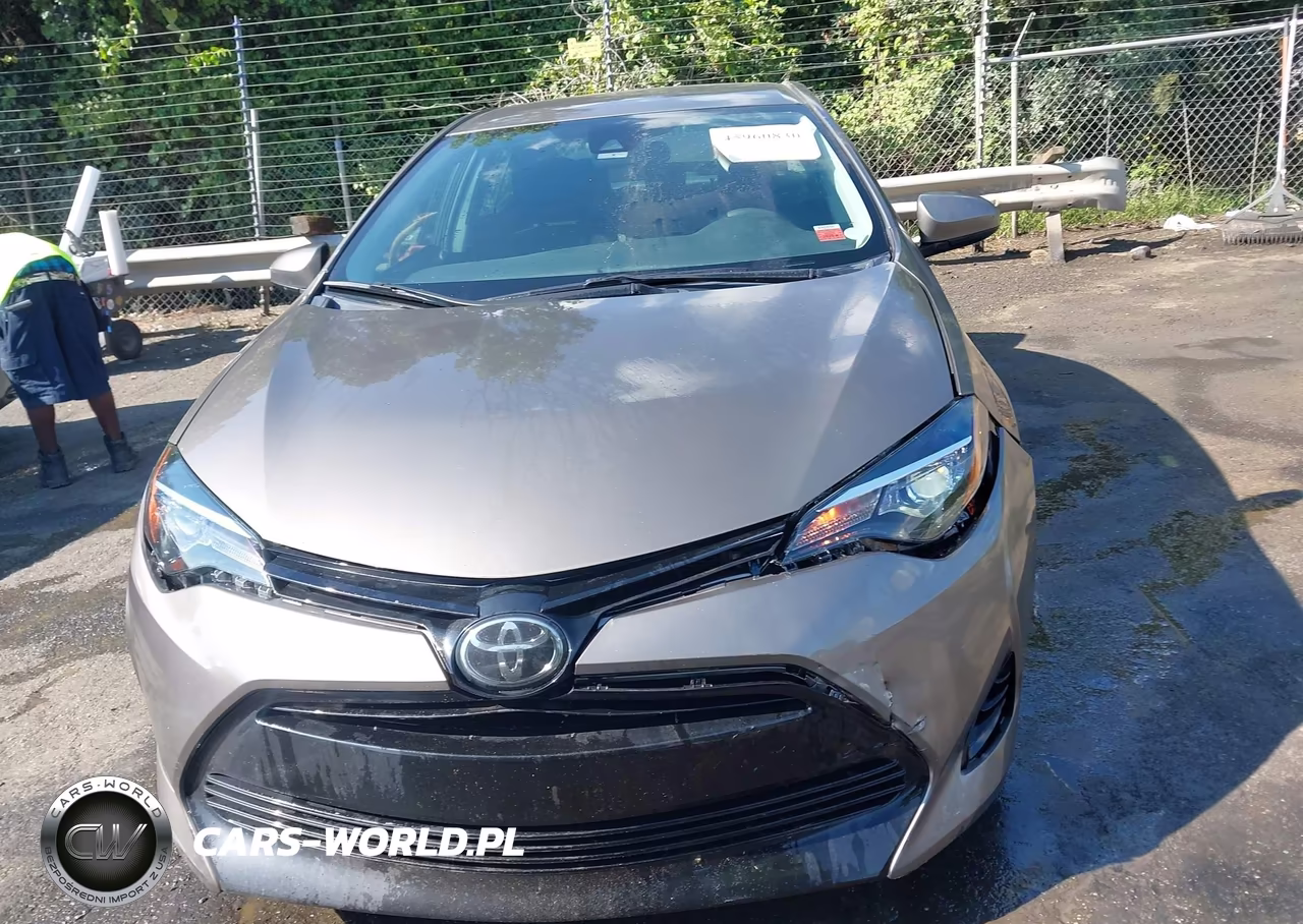 2017 Toyota Corolla Le VIN:5YFBURHE0HP713340 - 12