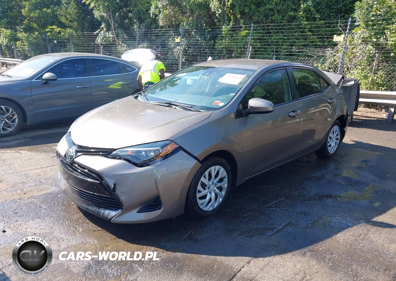 2017 Toyota Corolla Le VIN:5YFBURHE0HP713340 - 2