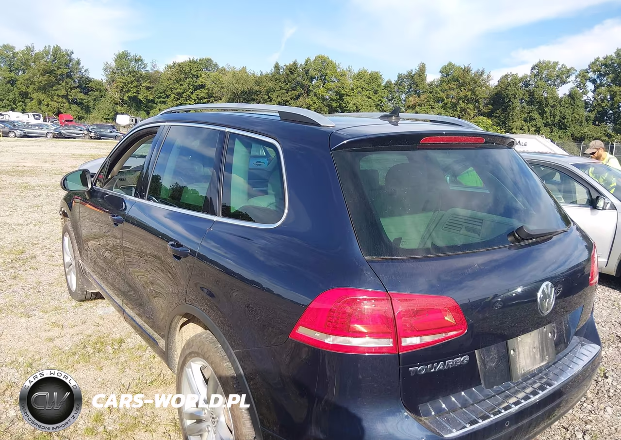 2014 Volkswagen Touareg Tdi Executive VIN:WVGEP9BP4ED011465 - 3