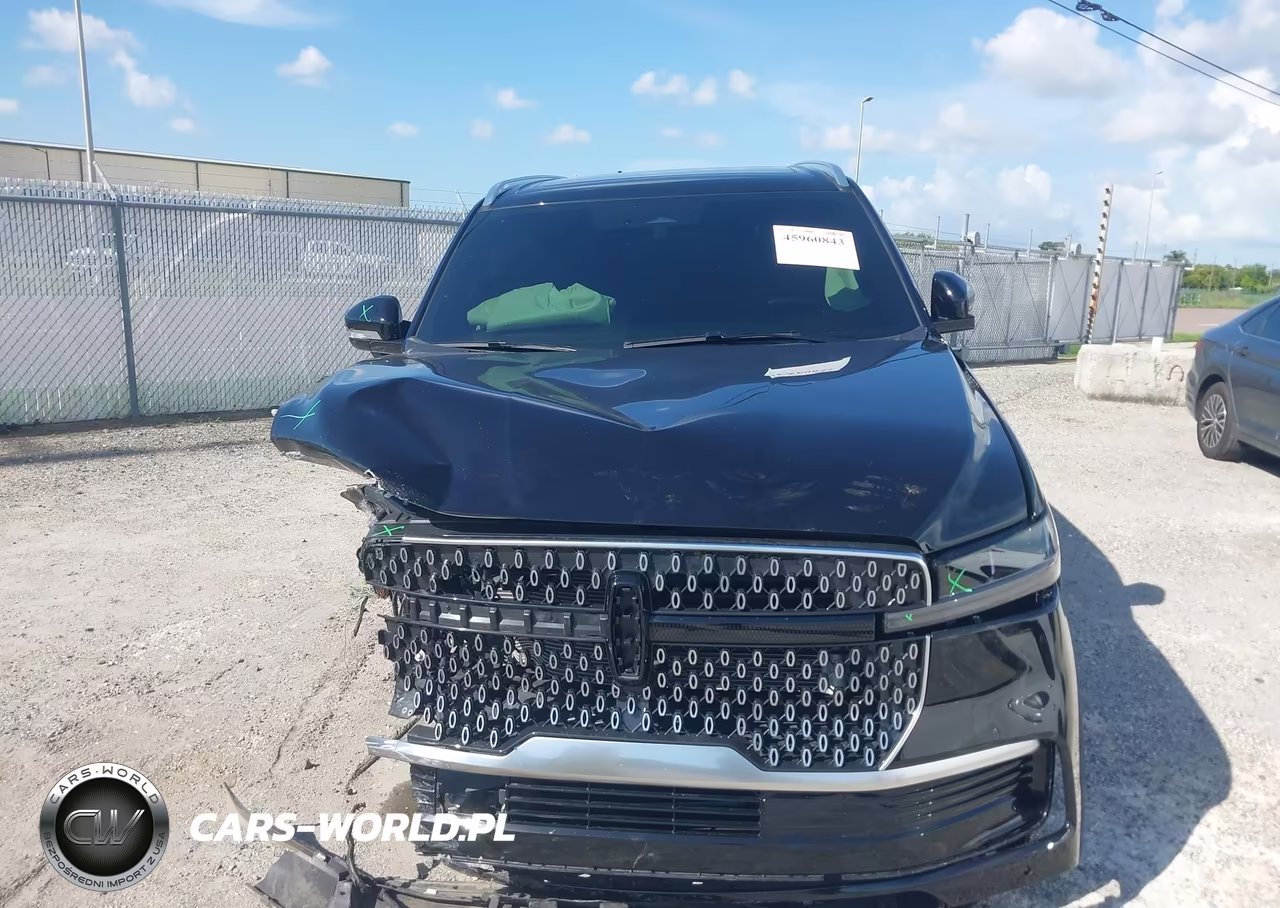 2026 Lincoln Navigator Reserve L VIN:5LMJJ3LG3TEL04547 - 12