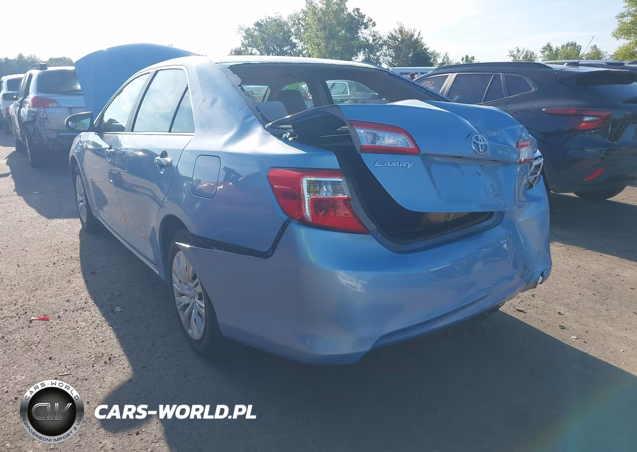 2012 Toyota Camry Le VIN:4T1BF1FK2CU537810 - 17