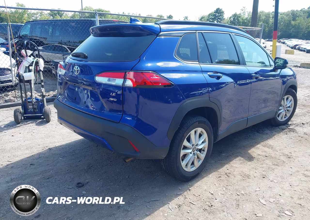 2024 Toyota Corolla Cross Le VIN:7MUBAABG9RV111300 - 4