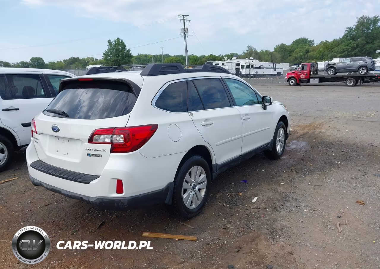 2015 Subaru Outback 2.5I Premium VIN:4S4BSBDC6F3358483 - 4