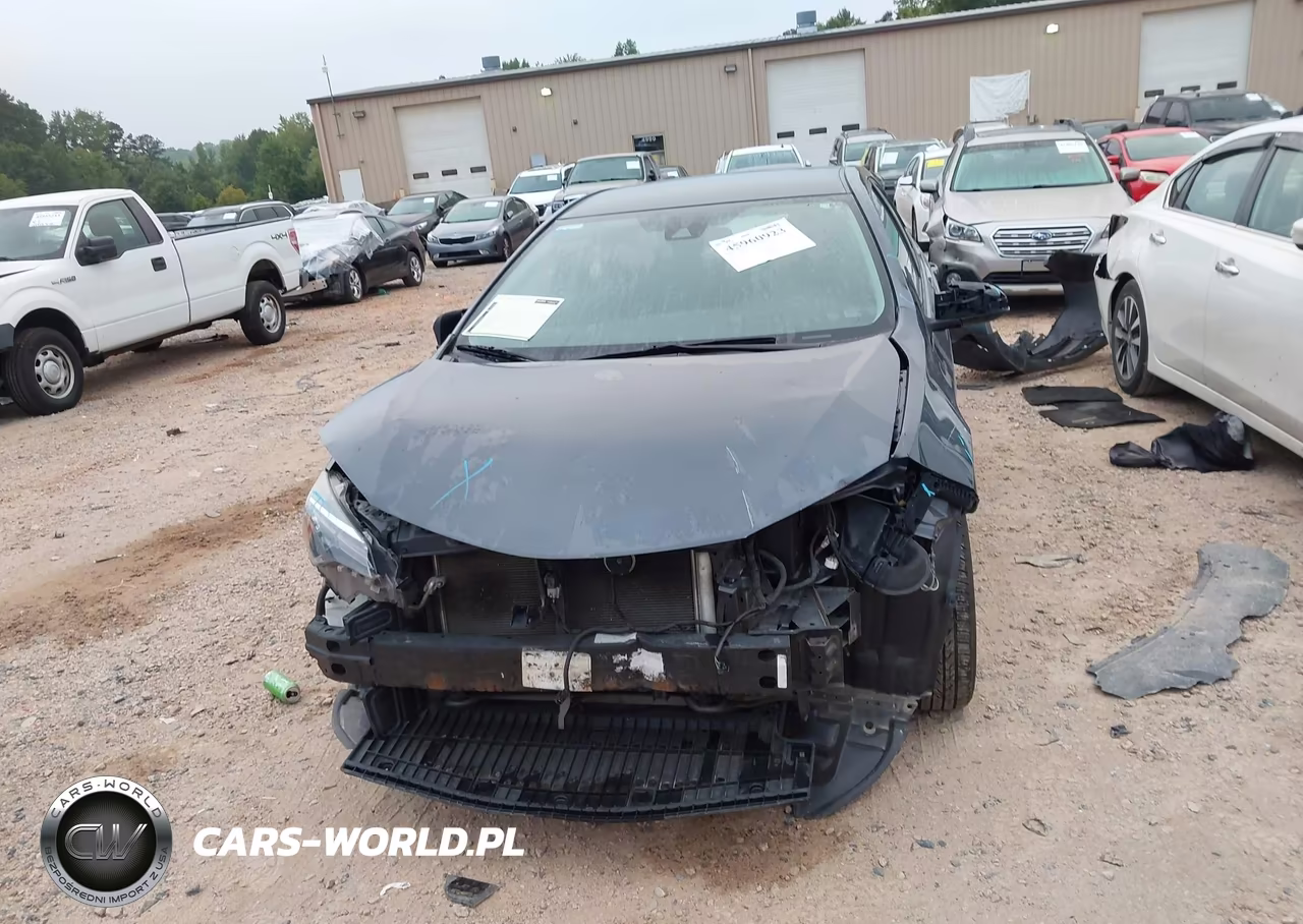 2018 Toyota Corolla L VIN:5YFBURHE3JP852271 - 13