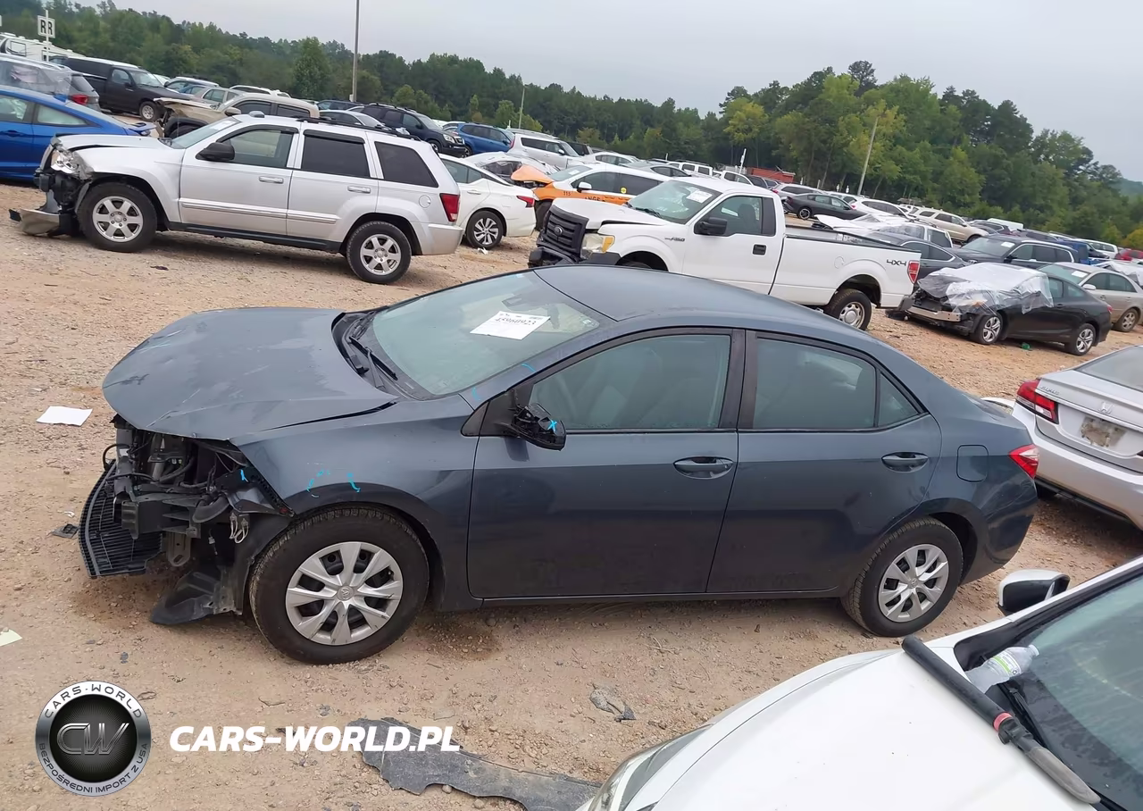 2018 Toyota Corolla L VIN:5YFBURHE3JP852271 - 15