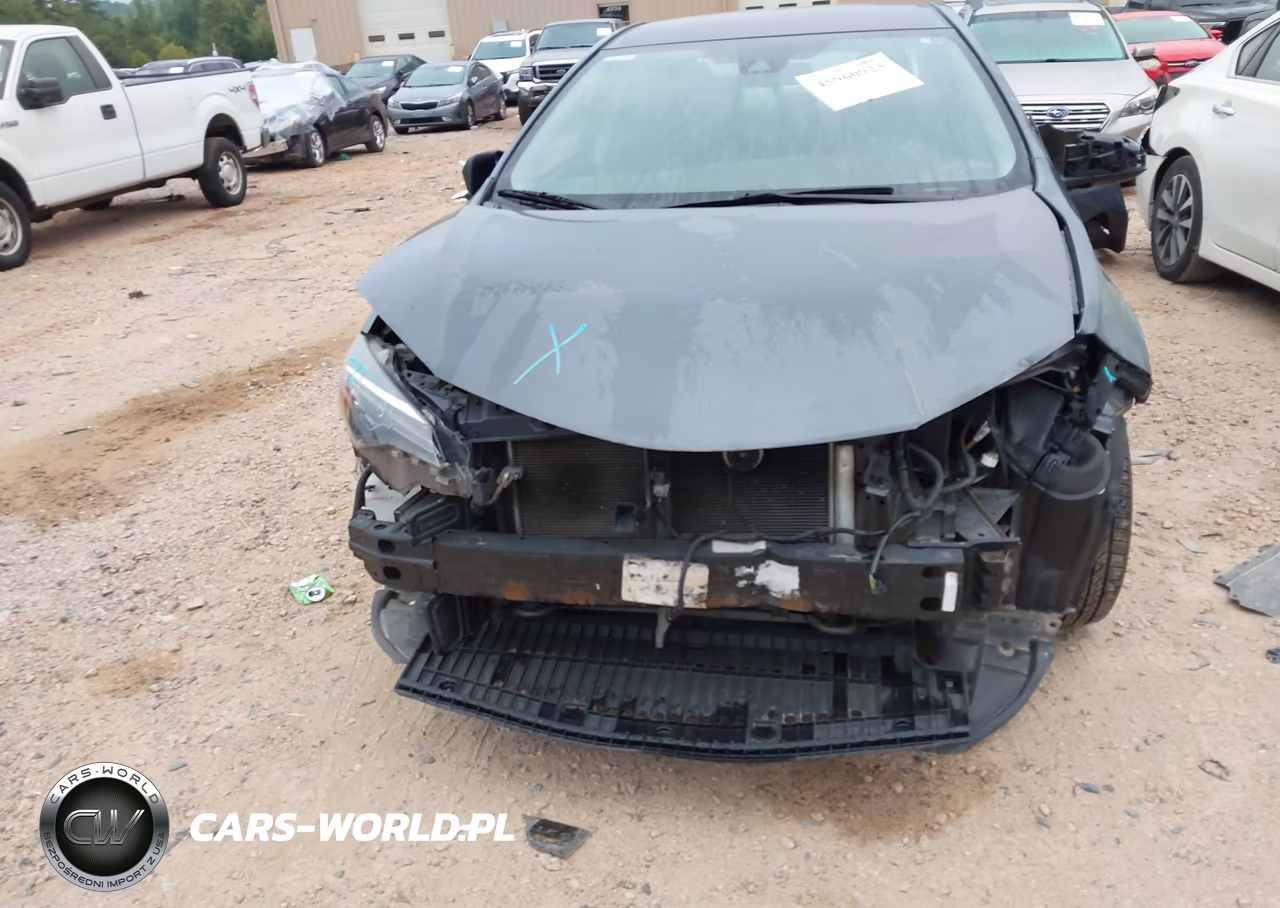2018 Toyota Corolla L VIN:5YFBURHE3JP852271 - 6