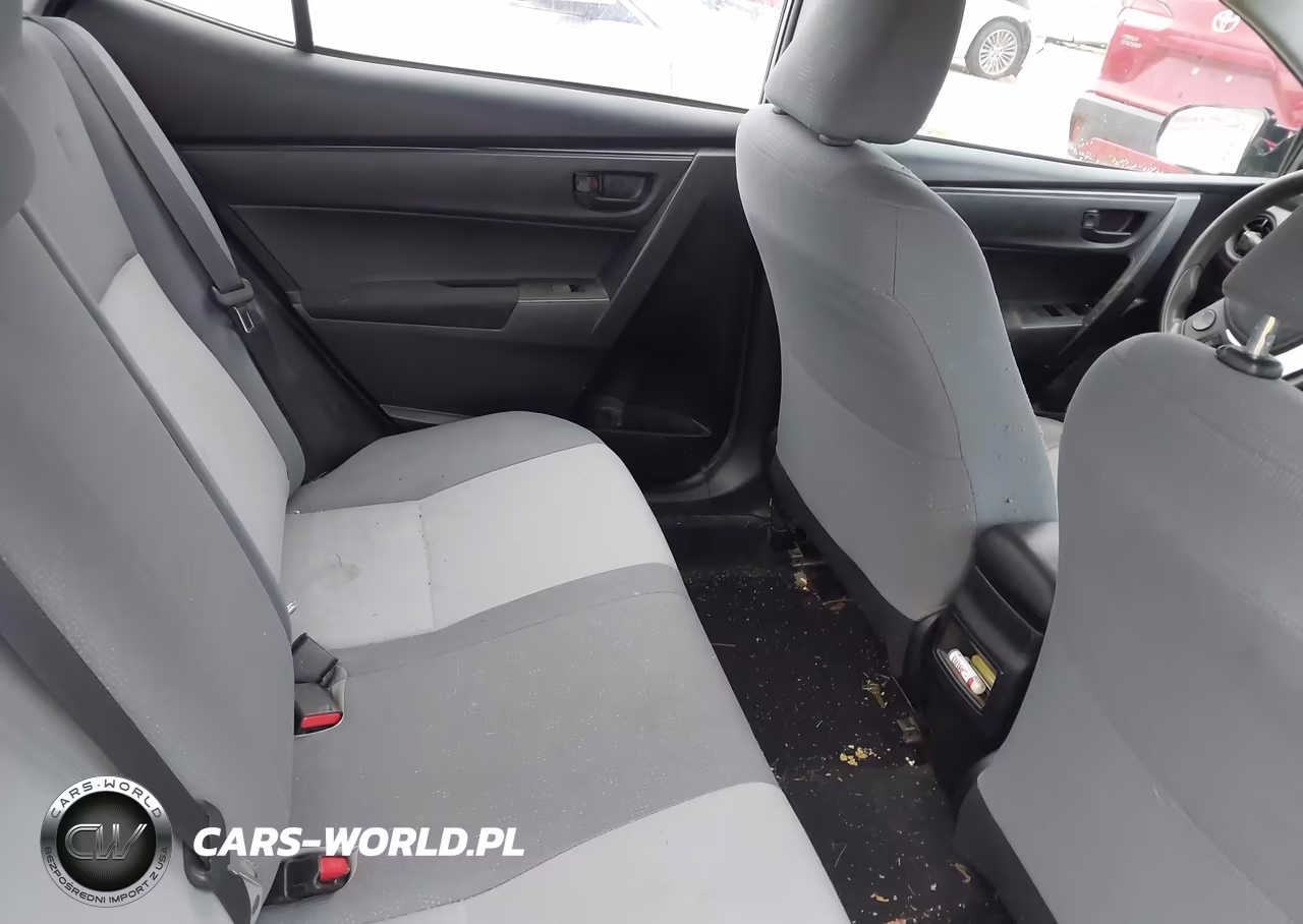 2018 Toyota Corolla L VIN:5YFBURHE3JP852271 - 8