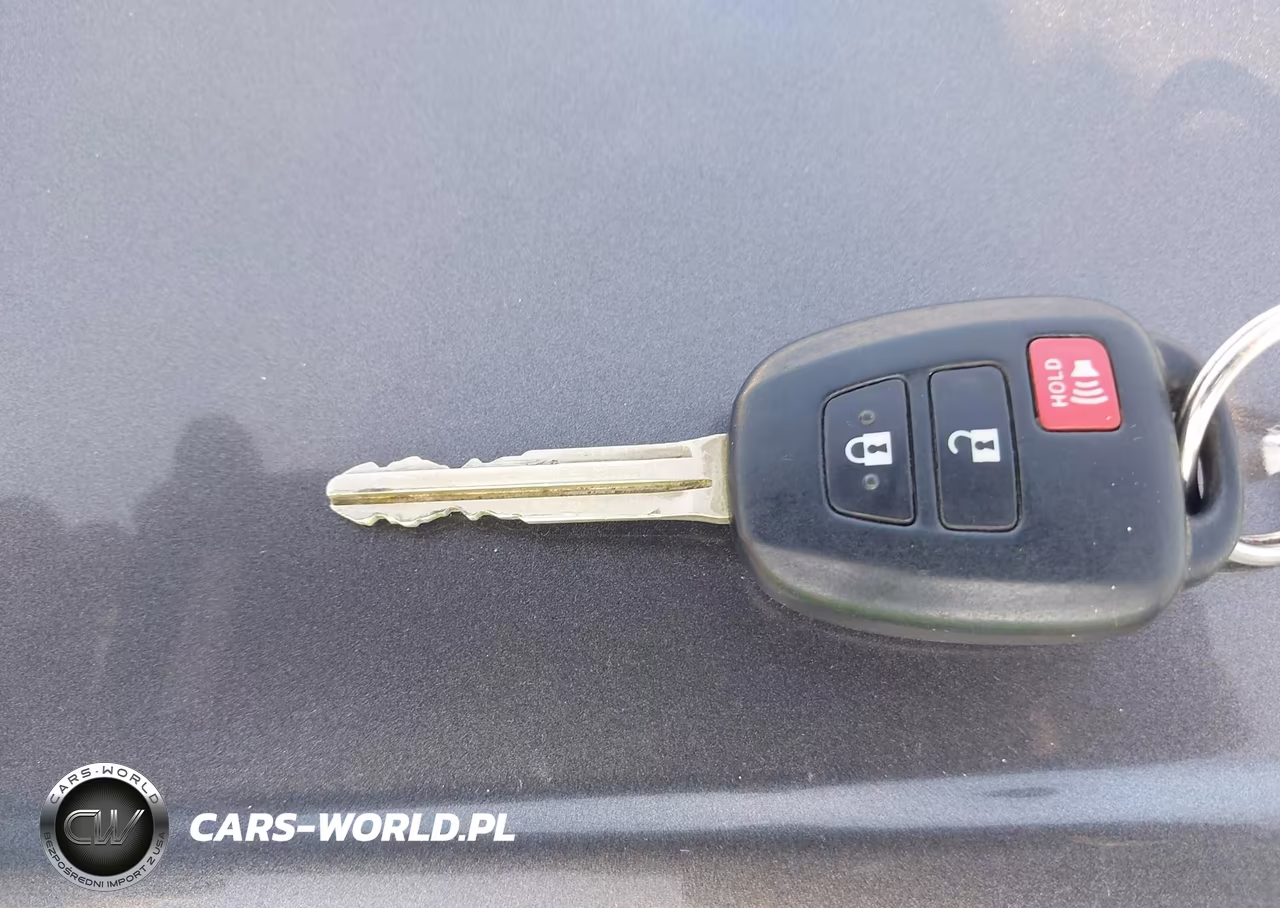 2013 Toyota Prius C One VIN:JTDKDTB30D1553883 - 11