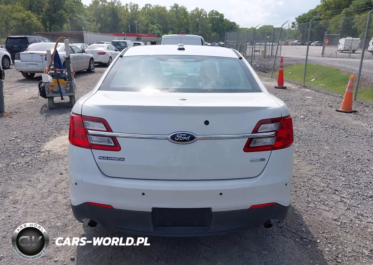 2015 Ford Police Interceptor VIN:1FAHP2MK7FG112063 - 17