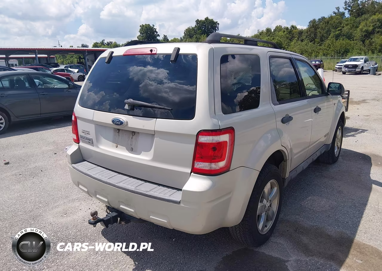 2008 Ford Escape Xlt VIN:1FMCU03148KC82211 - 4