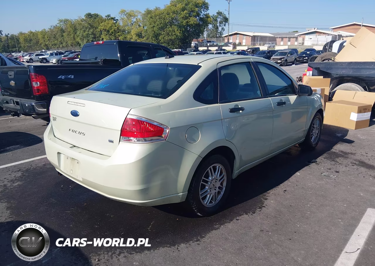 2010 Ford Focus Se VIN:1FAHP3FN1AW217869 - 4