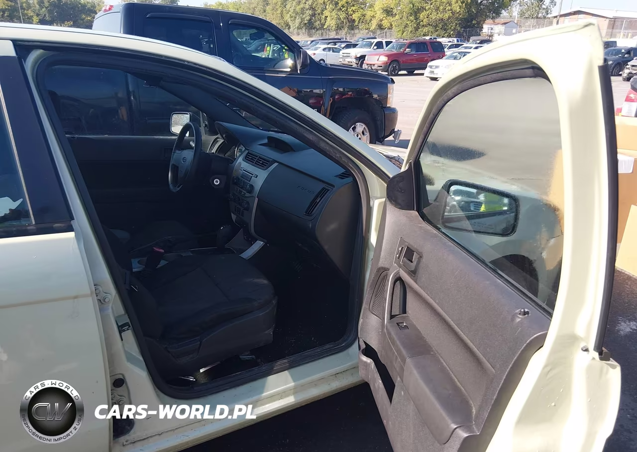 2010 Ford Focus Se VIN:1FAHP3FN1AW217869 - 5
