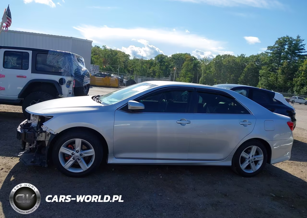 2014 Toyota Camry Se VIN:4T1BF1FKXEU415361 - 15