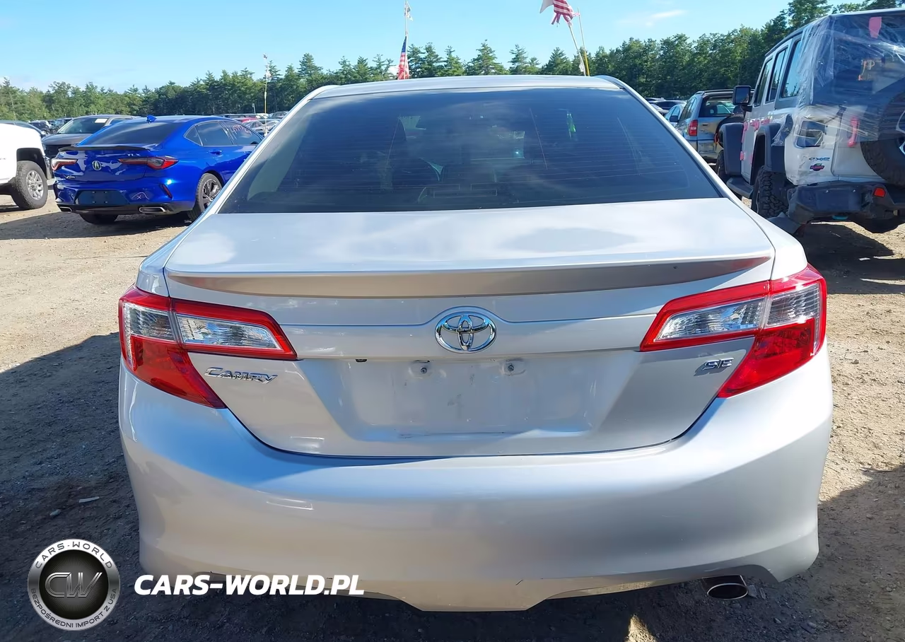 2014 Toyota Camry Se VIN:4T1BF1FKXEU415361 - 17