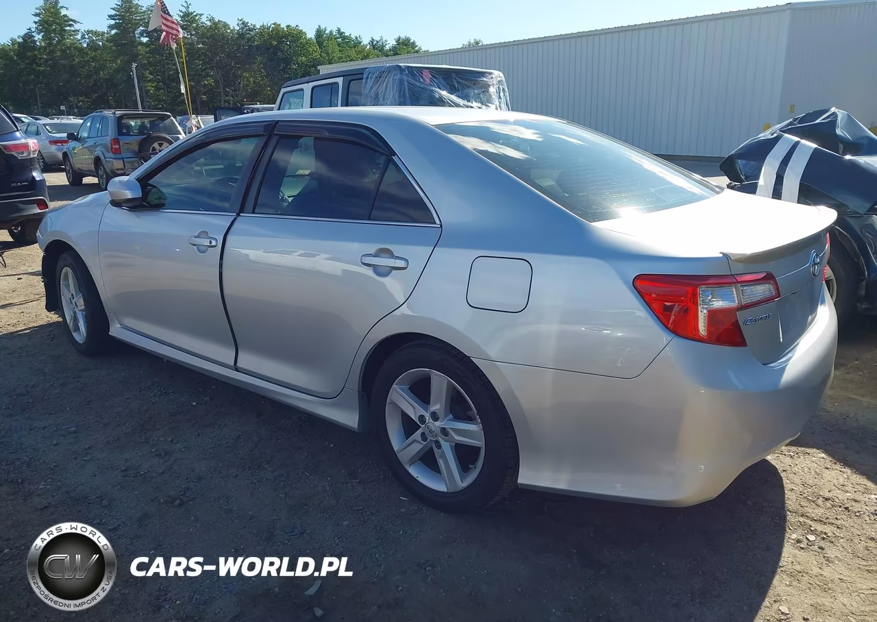 2014 Toyota Camry Se VIN:4T1BF1FKXEU415361 - 3
