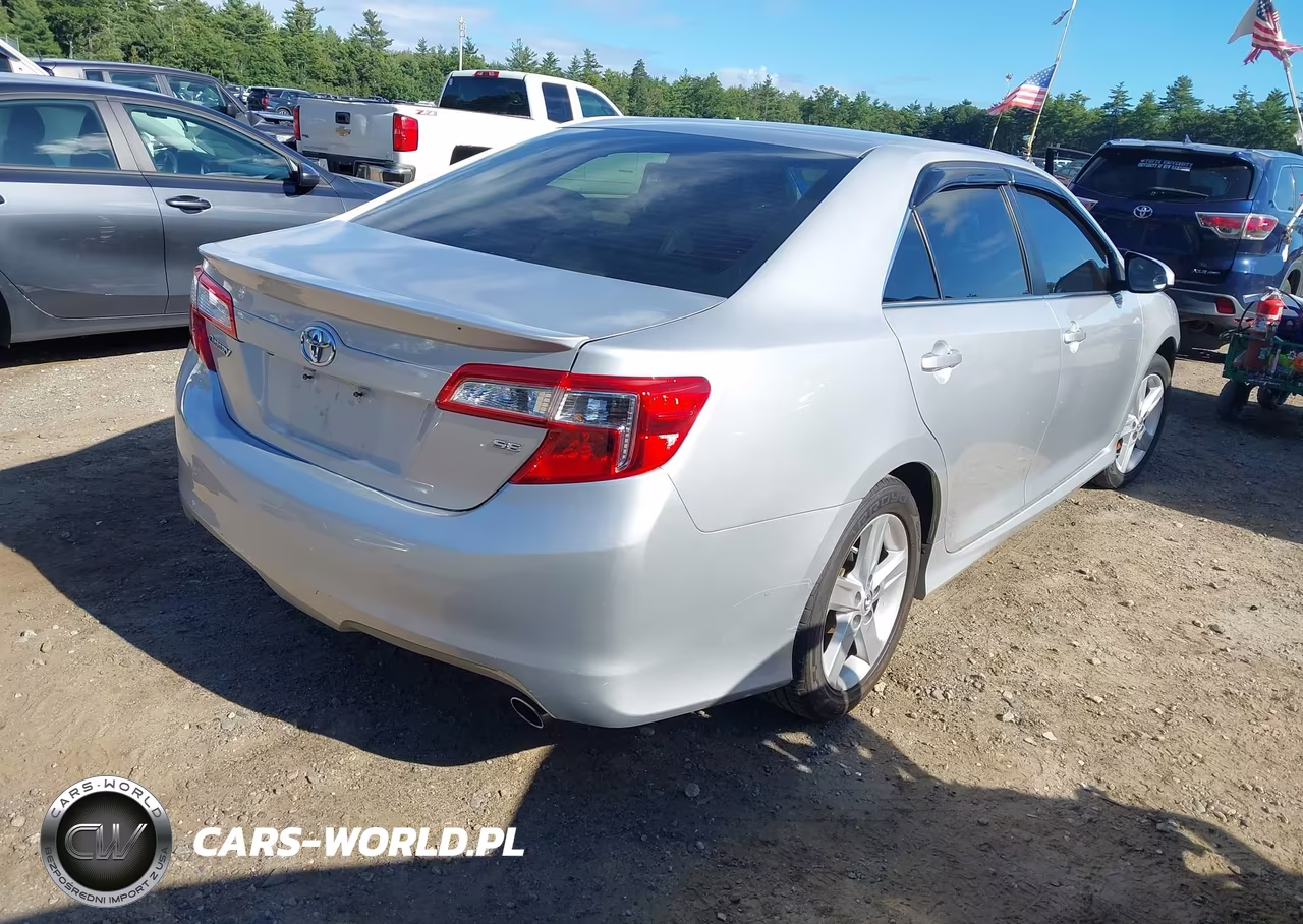 2014 Toyota Camry Se VIN:4T1BF1FKXEU415361 - 4