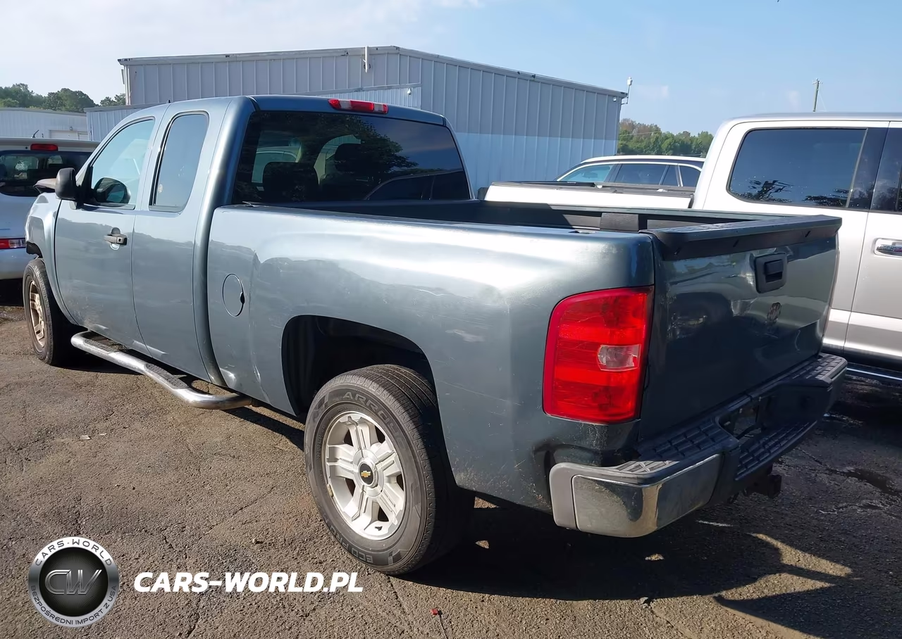 2007 Chevrolet Silverado 1500 Work Truck VIN:2GCEC19C571670030 - 3