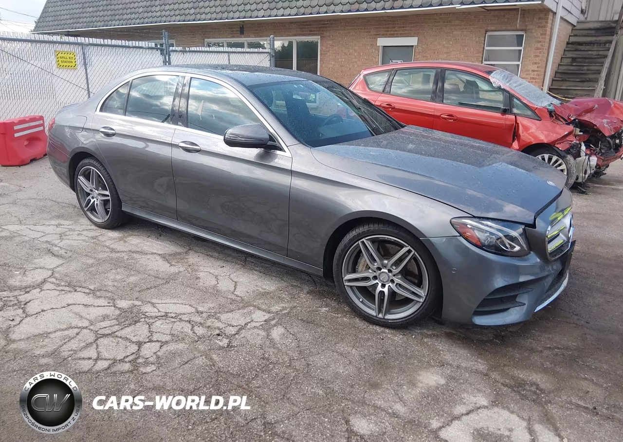 2017 Mercedes-Benz E 300 4Matic – zdjęcie 1 z 17