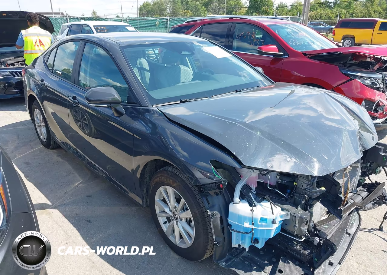 2026 Toyota Camry Le – zdjęcie 1 z 16