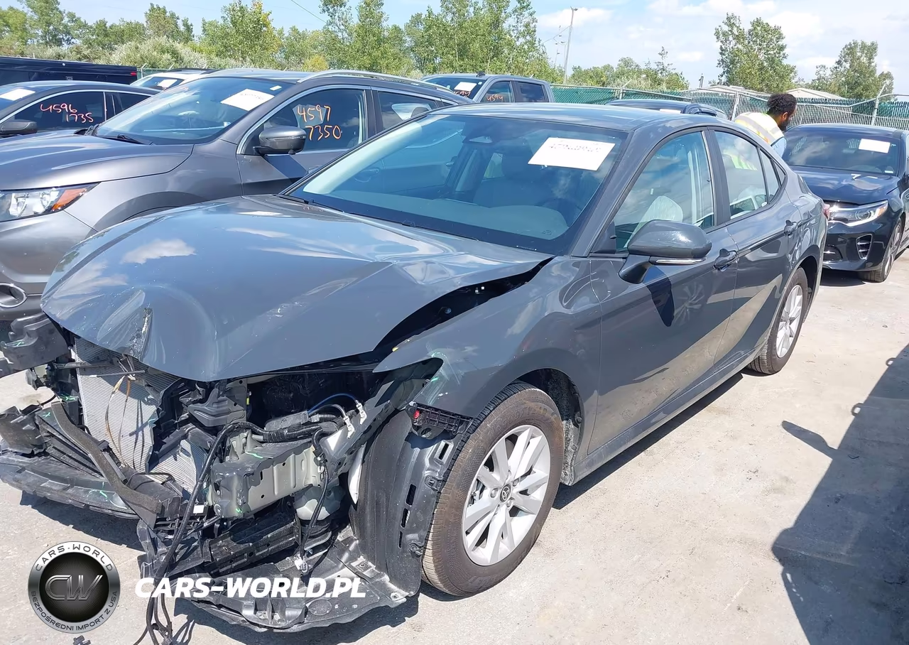 2026 Toyota Camry Le VIN:4T1DAACK6TU306260 - 2