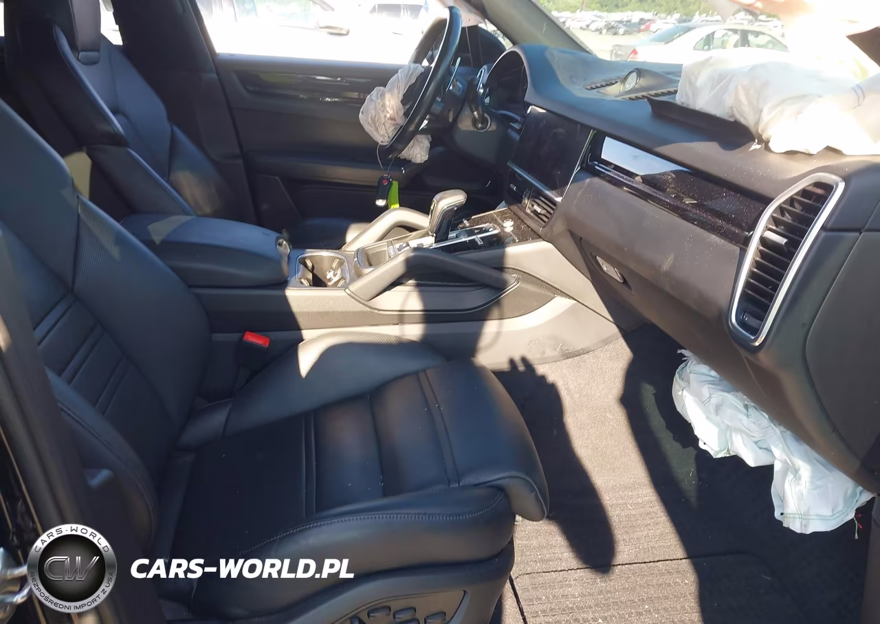 2022 Porsche Cayenne E-Hybrid Platinum Edition VIN:WP1AE2AY4NDA26038 - 5