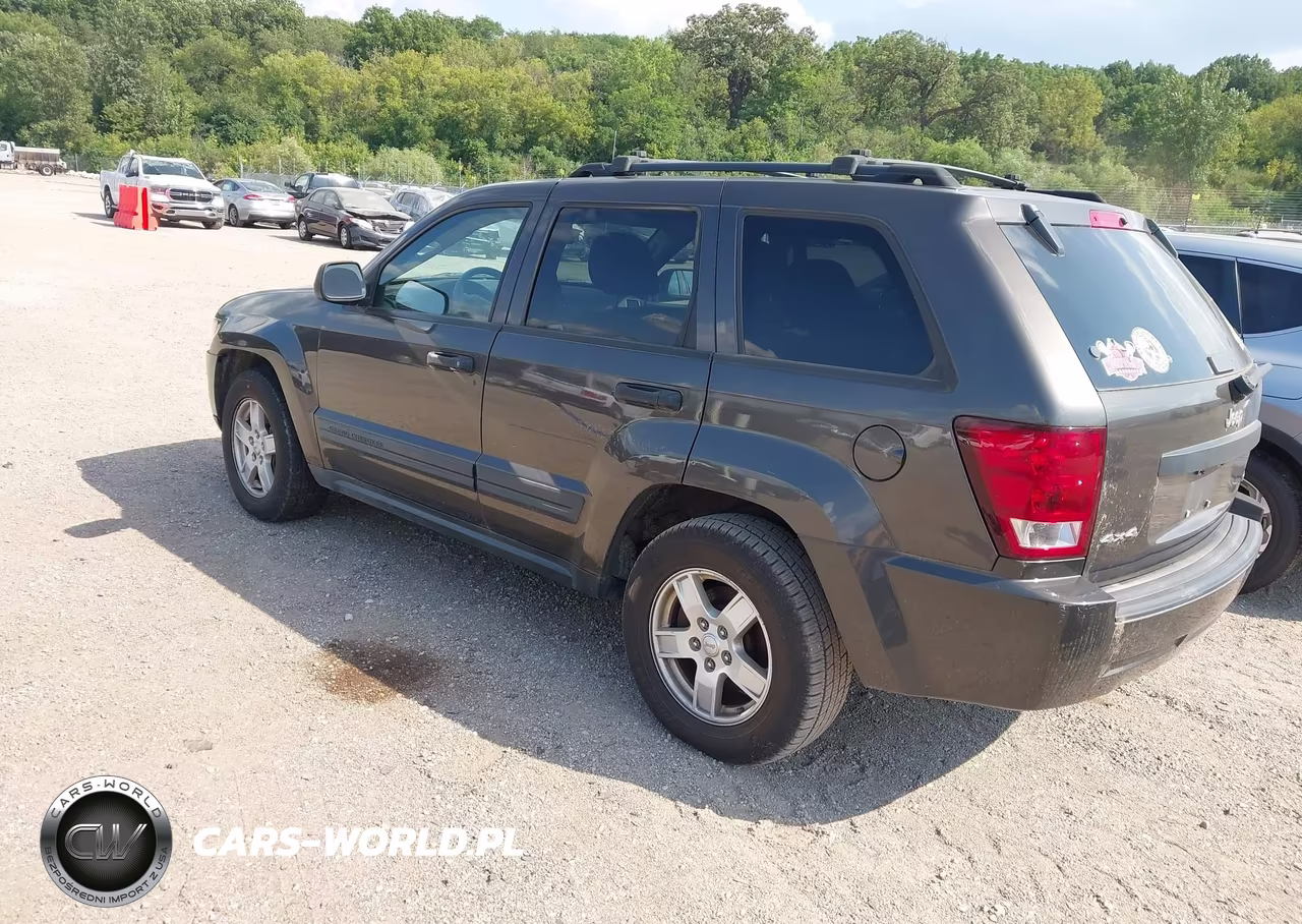 2005 Jeep Grand Cherokee Laredo VIN:1J4GR48K75C607028 - 3