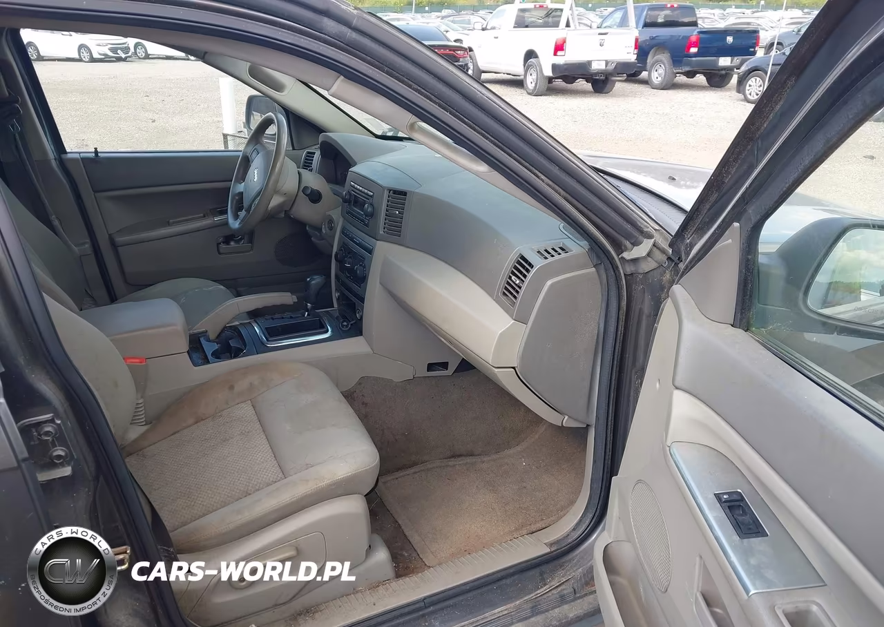 2005 Jeep Grand Cherokee Laredo VIN:1J4GR48K75C607028 - 5