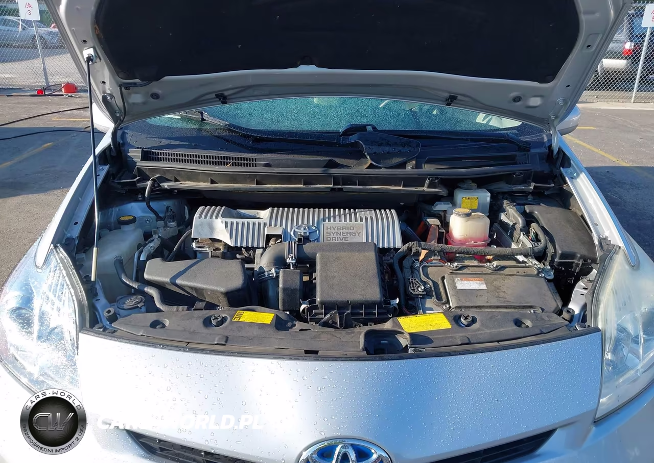 2013 Toyota Prius Three VIN:JTDKN3DUXD5551036 - 10