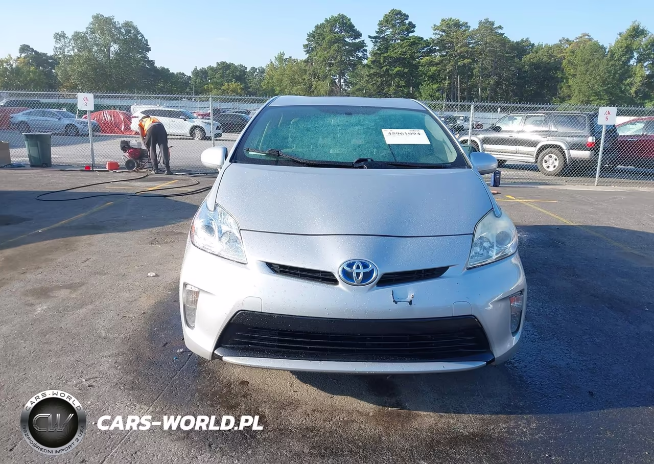 2013 Toyota Prius Three VIN:JTDKN3DUXD5551036 - 12