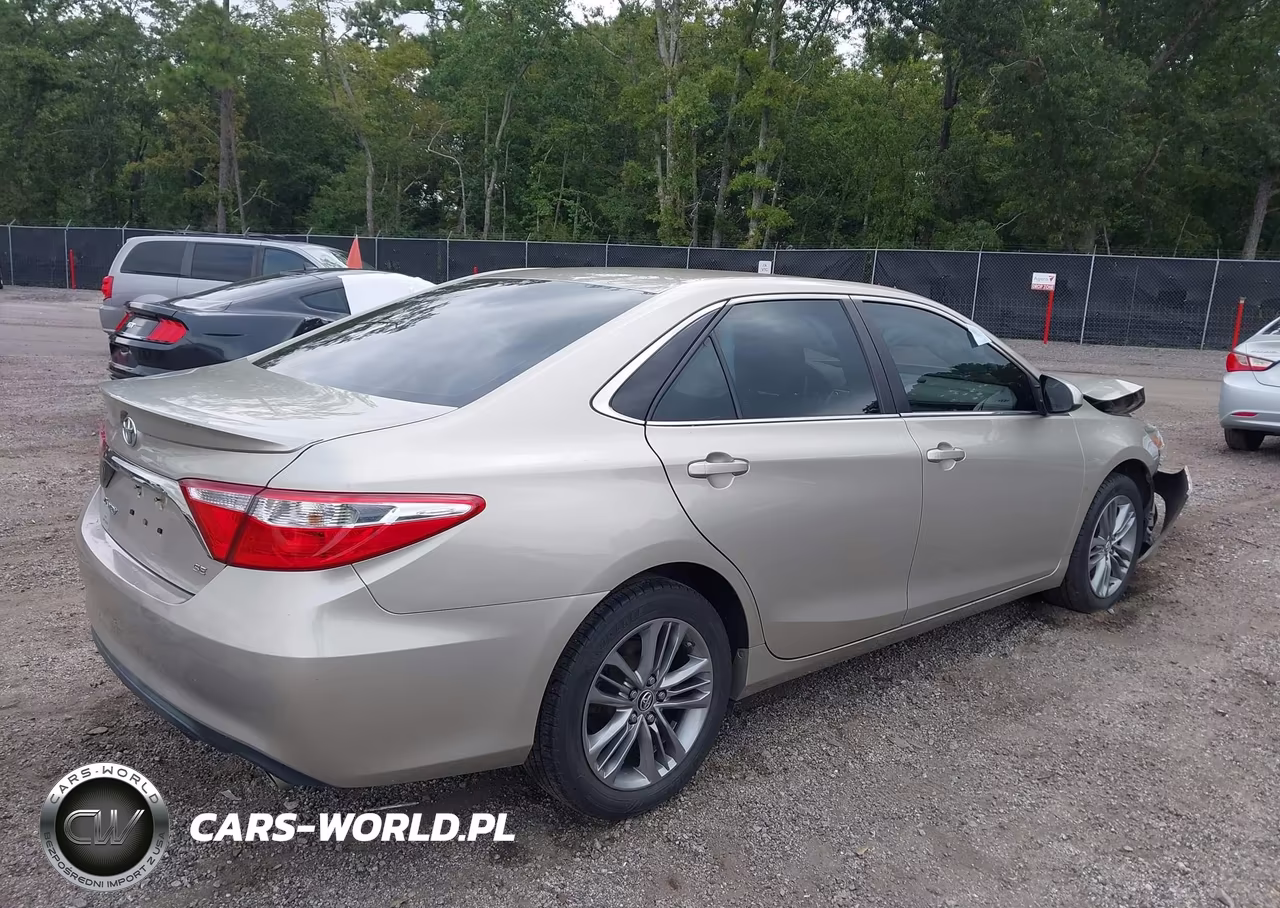 2015 Toyota Camry Se VIN:4T1BF1FK9FU924908 - 4