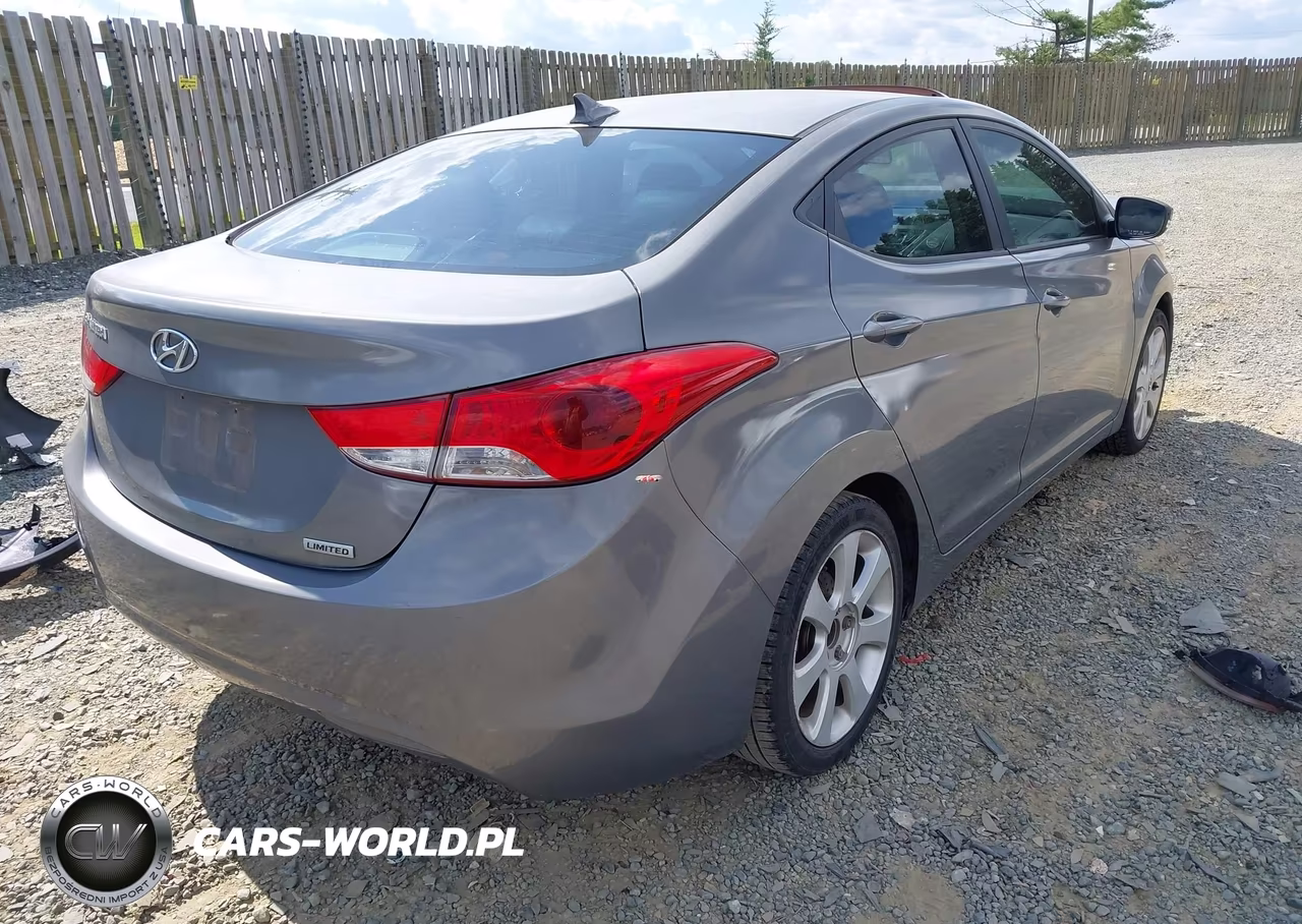 2013 Hyundai Elantra Limited VIN:KMHDH4AEXDU562445 - 4
