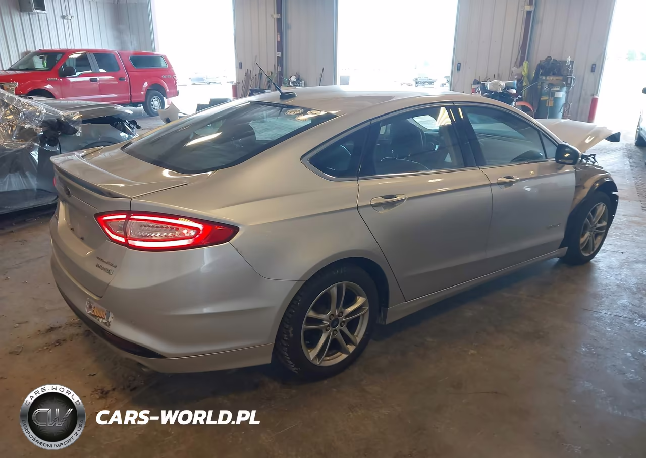 2015 Ford Fusion Hybrid Titanium VIN:3FA6P0RU2FR126628 - 4