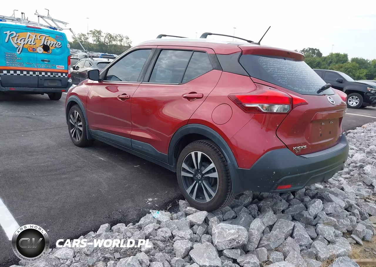 2018 Nissan Kicks Sv VIN:3N1CP5CU7JL510096 - 3