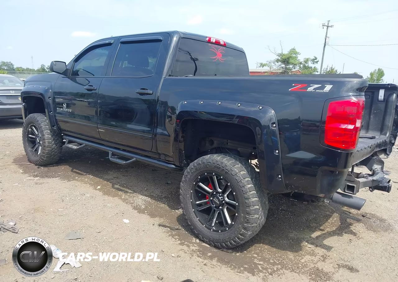 2018 Chevrolet Silverado 1500 2Lt VIN:3GCUKRECXJG300192 - 3