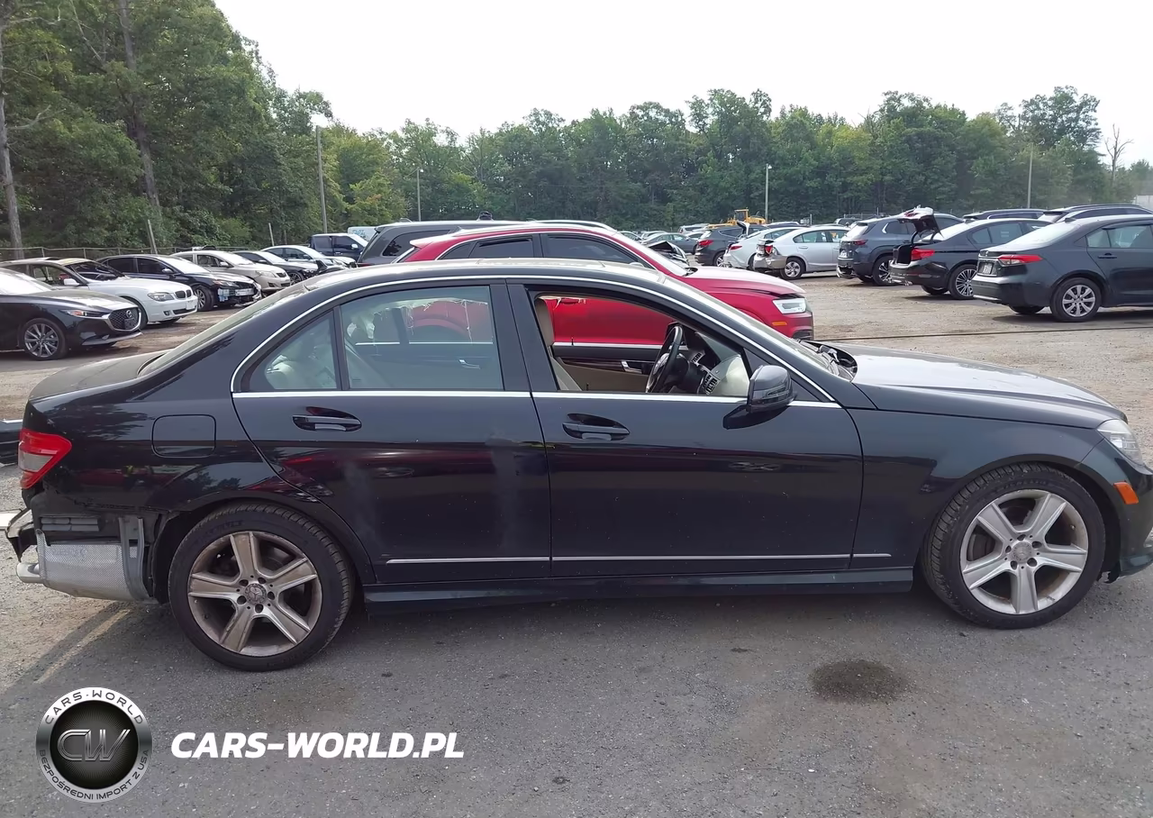 2011 Mercedes-Benz C 300 Luxury 4Matic-Sport 4Matic VIN:WDDGF8BB7BR146037 - 14