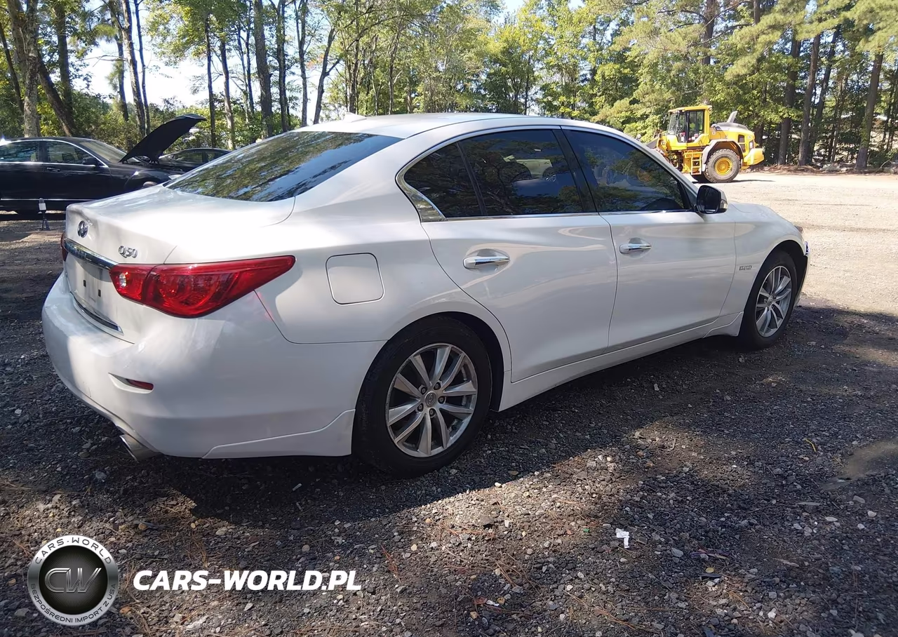 2015 Infiniti Q50 Hybrid Premium VIN:JN1AV7AR3FM850138 - 4