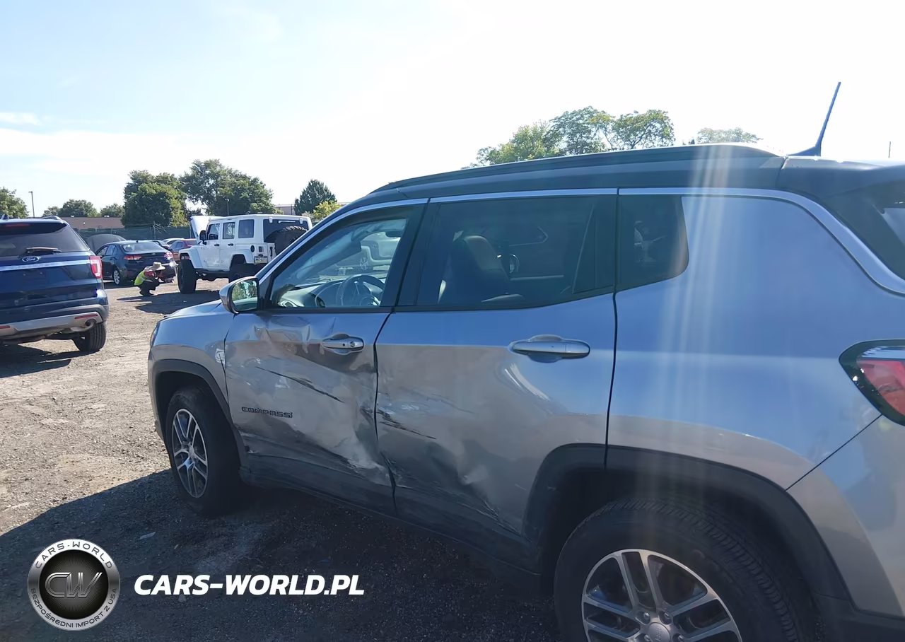 2018 Jeep Compass Latitude 4X4 VIN:3C4NJDBB9JT114883 - 6
