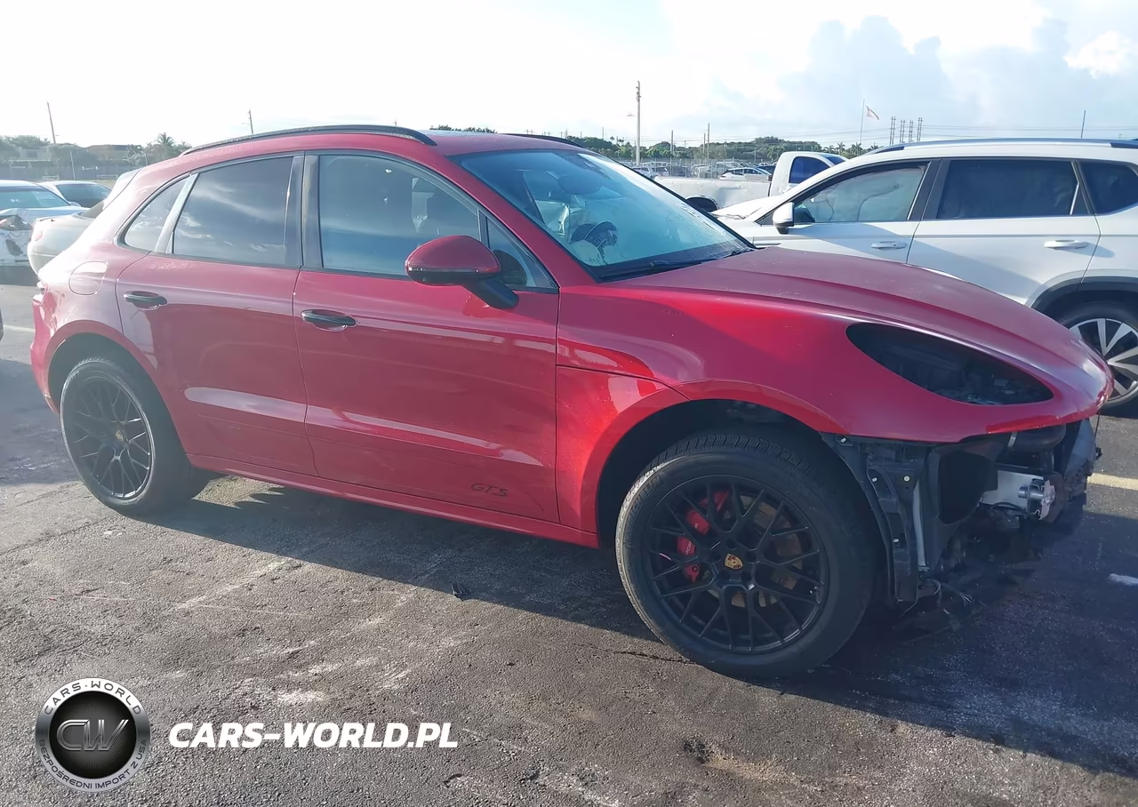 2018 Porsche Macan Gts