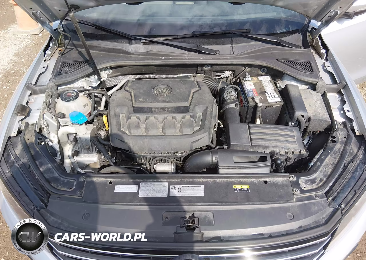 2018 Volkswagen Passat 2.0T R-Line-2.0T S VIN:1VWAA7A31JC022041 - 10