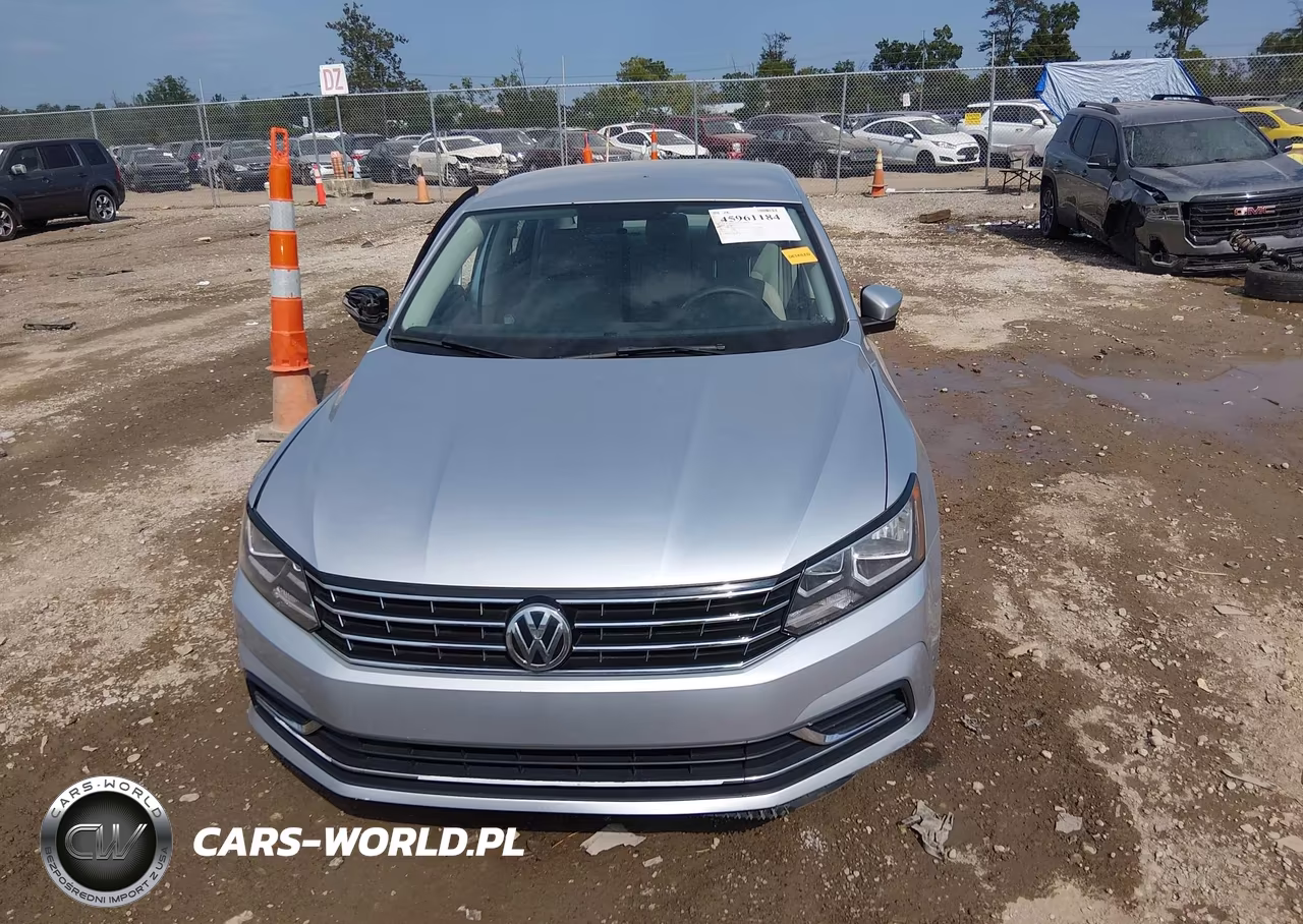 2018 Volkswagen Passat 2.0T R-Line-2.0T S VIN:1VWAA7A31JC022041 - 12