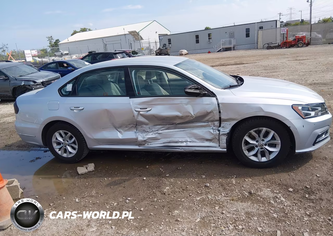2018 Volkswagen Passat 2.0T R-Line-2.0T S VIN:1VWAA7A31JC022041 - 13