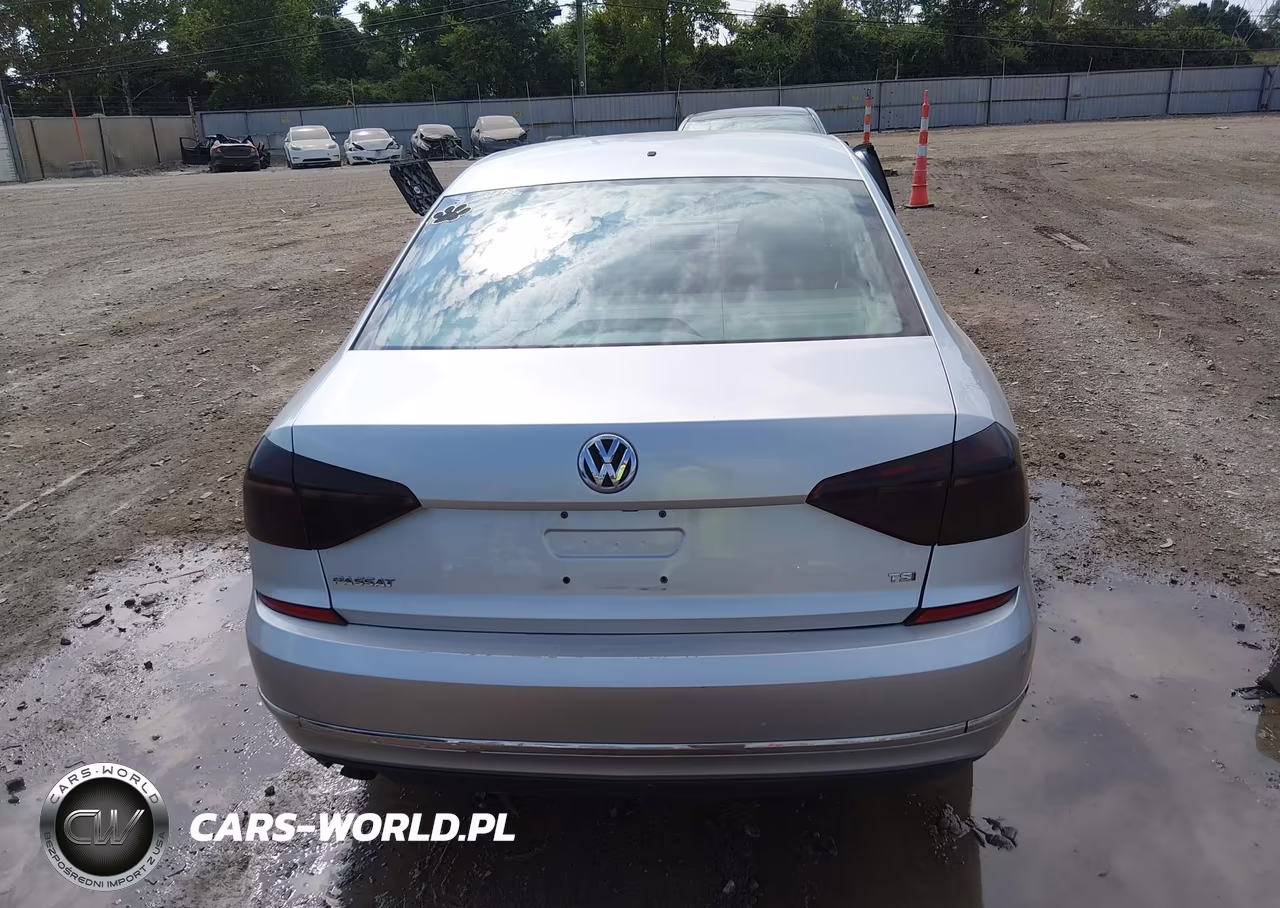 2018 Volkswagen Passat 2.0T R-Line-2.0T S VIN:1VWAA7A31JC022041 - 16