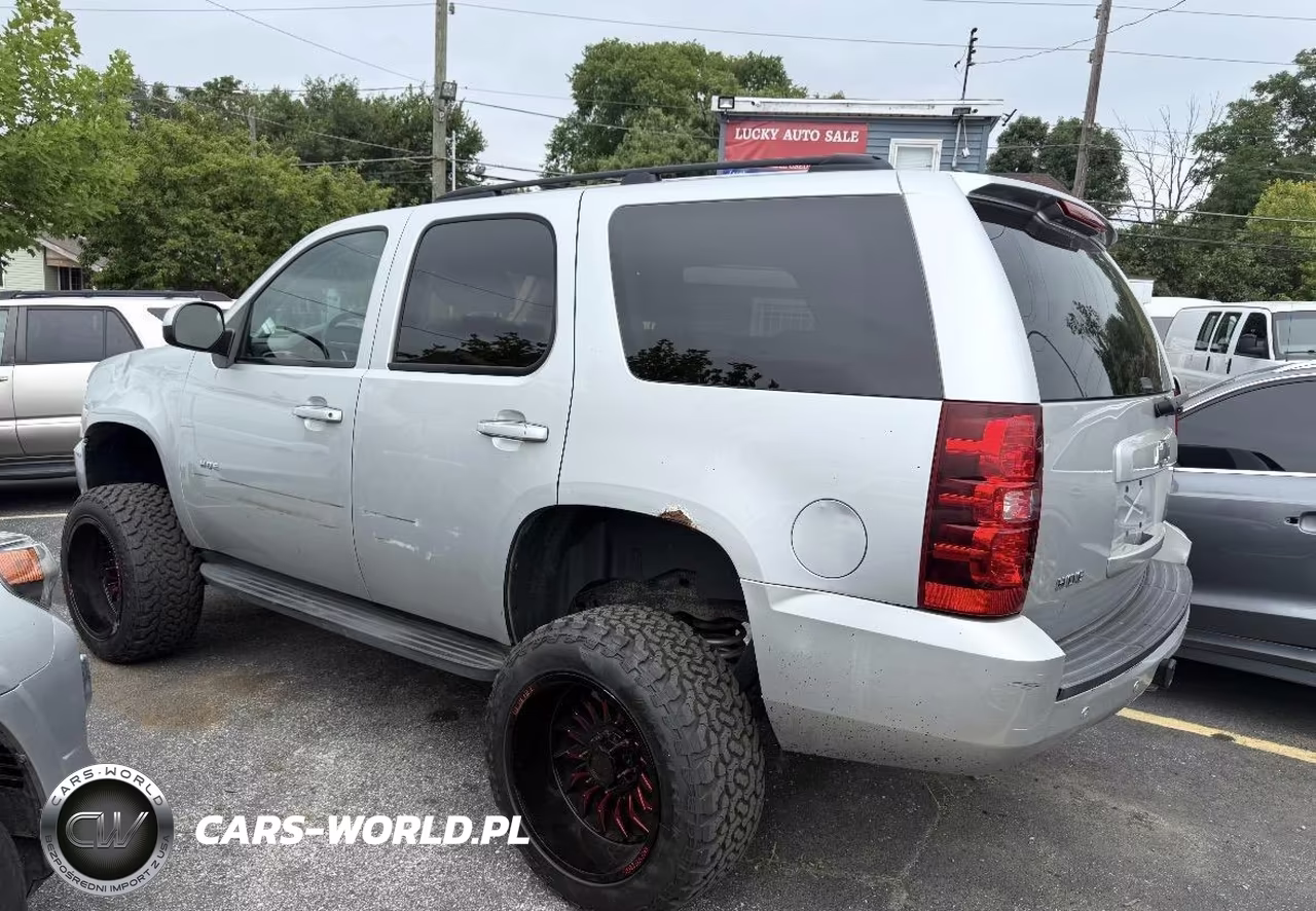 2011 Chevrolet Tahoe Lt VIN:1GNSKBE01BR150177 - 3
