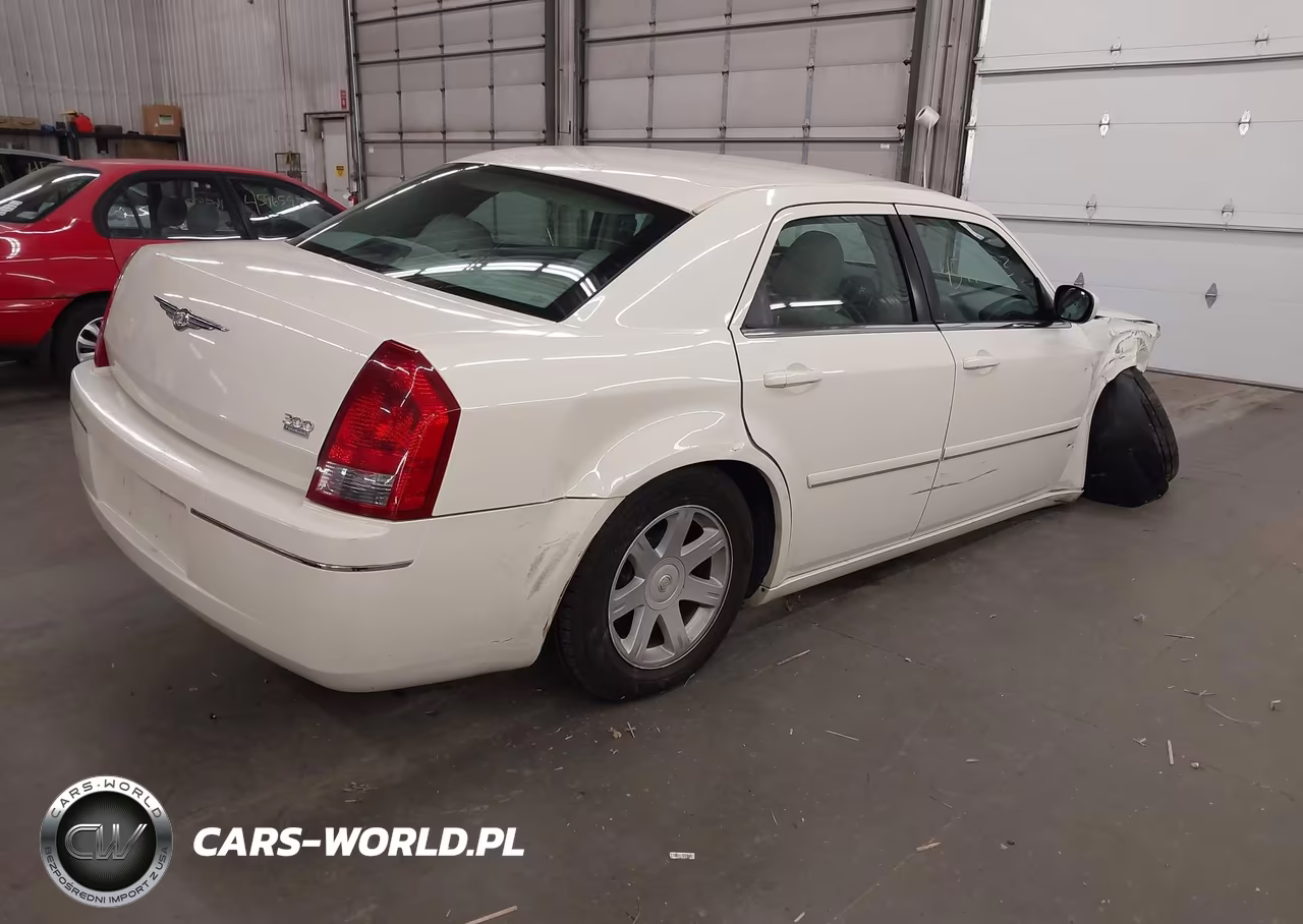 2005 Chrysler 300 Touring VIN:2C3JA53G05H180806 - 4