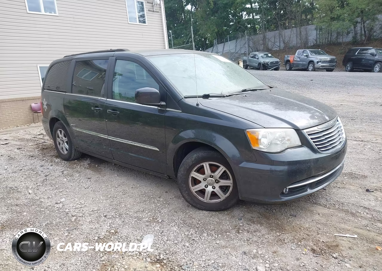 2011 Chrysler Town & Country Touring – zdjęcie 1 z 11
