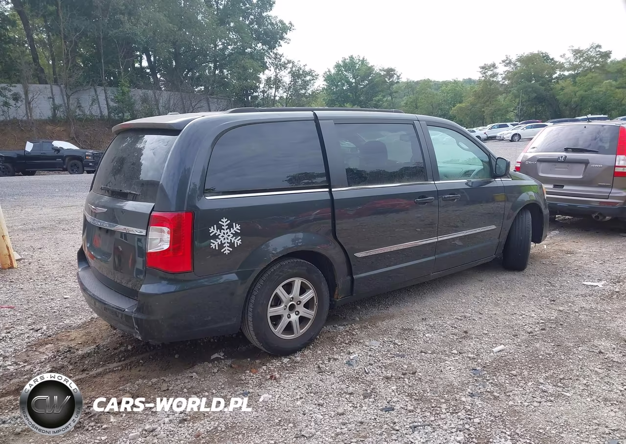 2011 Chrysler Town & Country Touring VIN:2A4RR5DG0BR677733 - 4
